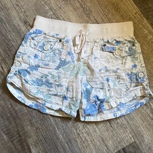 Junior size 1 string tie printed short shorts